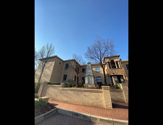 631M² OFFICE TO LET IN BRYANSTON